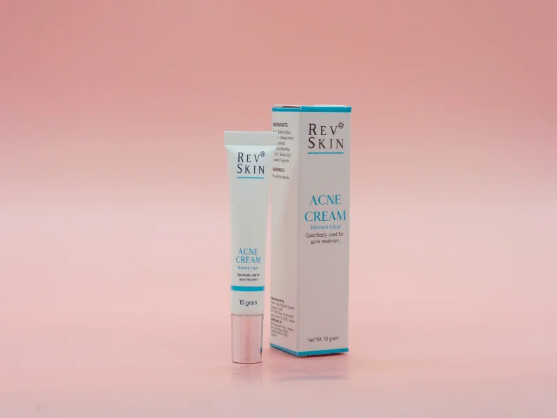 Kem trị mụn RevSkin Acne Cream có Resorcinol và một số thành phần khác điều trị mụn vô cùng hiệu quả.