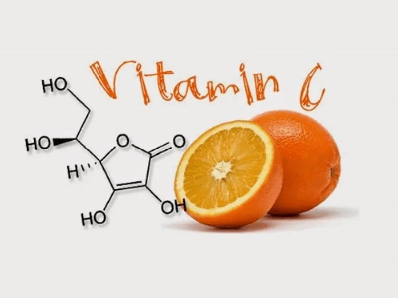 Vitamin C có nhiều trong các loại trái cây như cam, quýt, ổi, kiwi