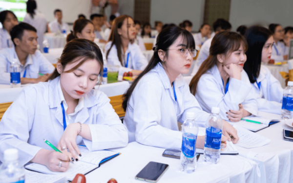 Khóa học điều trị thâm các vùng trên cơ thể hoc vien hoc 1