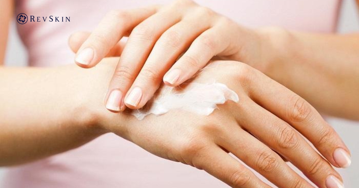 Bị mụn nước ở tay là gì? Nguyên nhân, dấu hiệu và cách xử lý an toàn cho da Phòng ngừa bị mụn nước ở tay