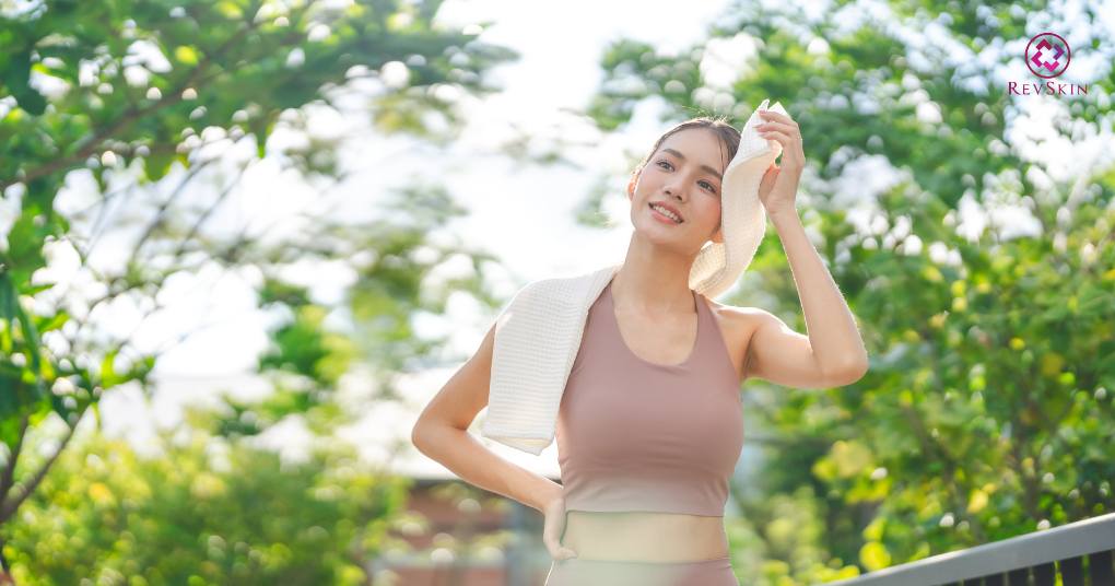 Trị thâm mụn lưng chuẩn y khoa giúp kiểm soát sắc tố sau viêm làm sạch da lưng sau khi ra mồ hôi