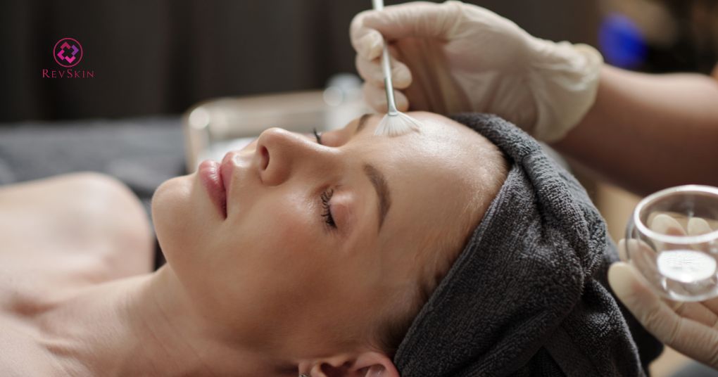 Hoạt Chất BHA: Công Dụng, Cách Dùng Và Cách Xử Lý Biến Chứng quy trình chuẩn bị nền da trước khi peel bha